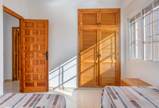 Revente - Villa - Torrevieja - Urbanización San Luis