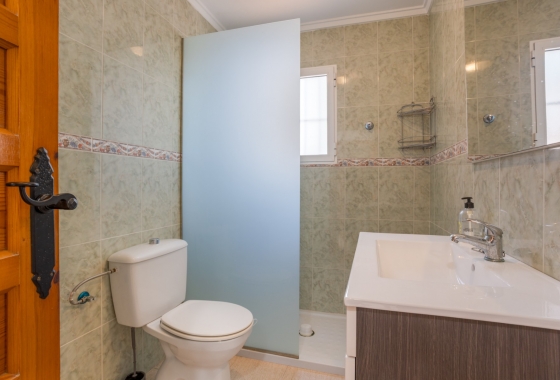 Revente - Villa - Torrevieja - Urbanización San Luis