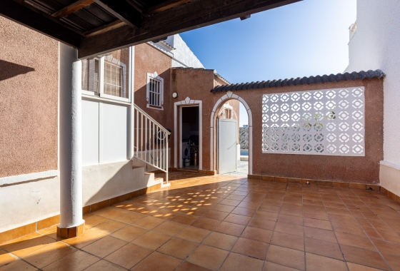 Revente - Villa - Torrevieja - Urbanización San Luis