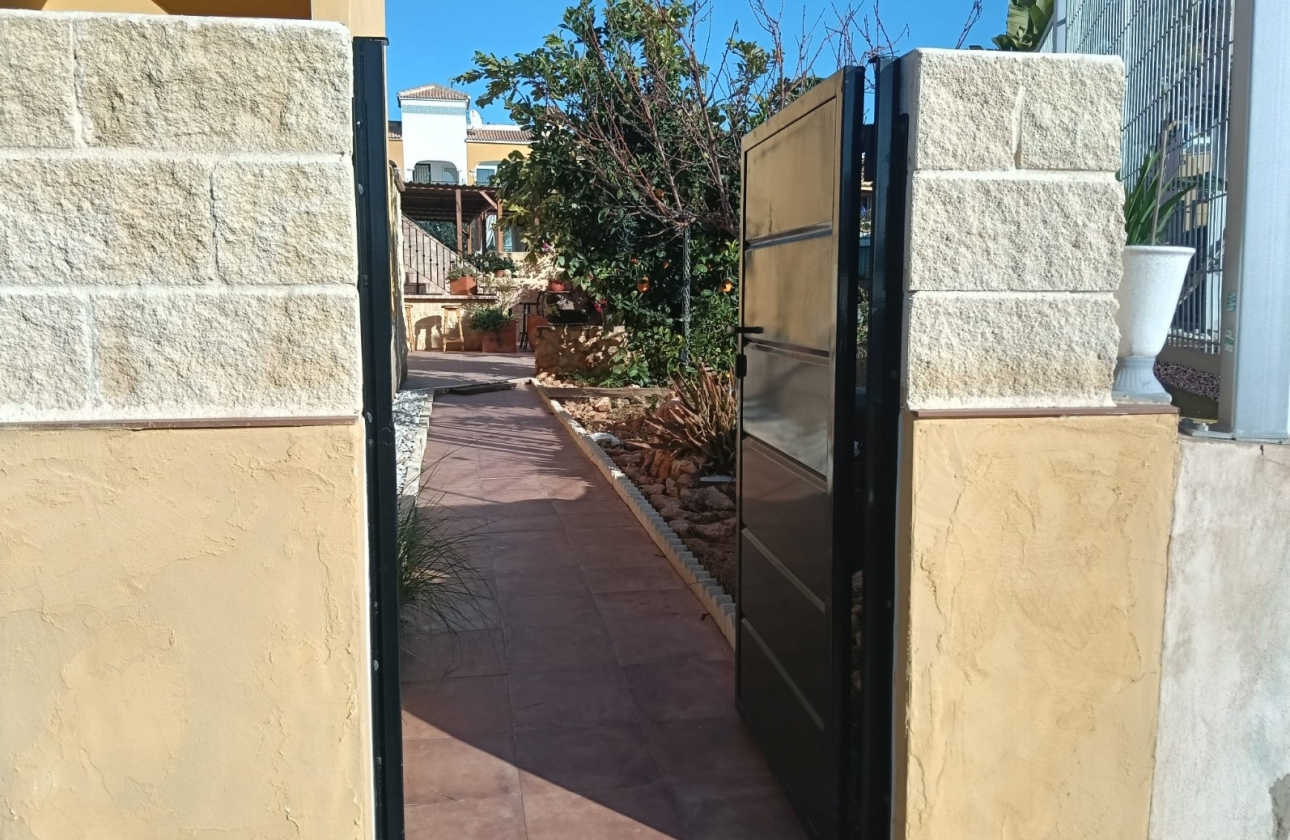 Reventa - Apartamento / piso - Los Montesinos - La Herrada