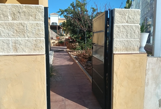 Reventa - Apartamento / piso - Los Montesinos - La Herrada