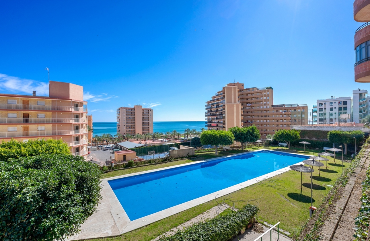 Resale - Apartment / flat - Arenales del Sol - Segunda linea playa