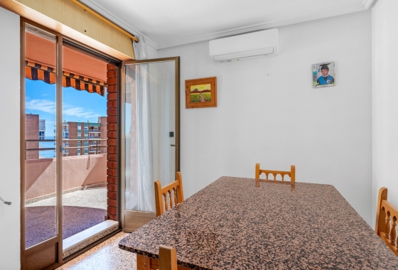 Resale - Apartment / flat - Arenales del Sol - Segunda linea playa