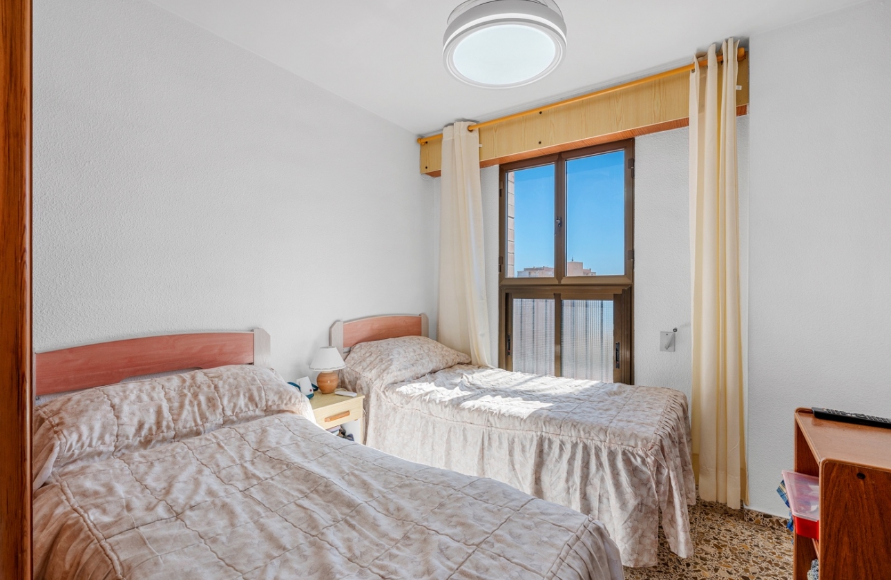 Resale - Apartment / flat - Arenales del Sol - Segunda linea playa