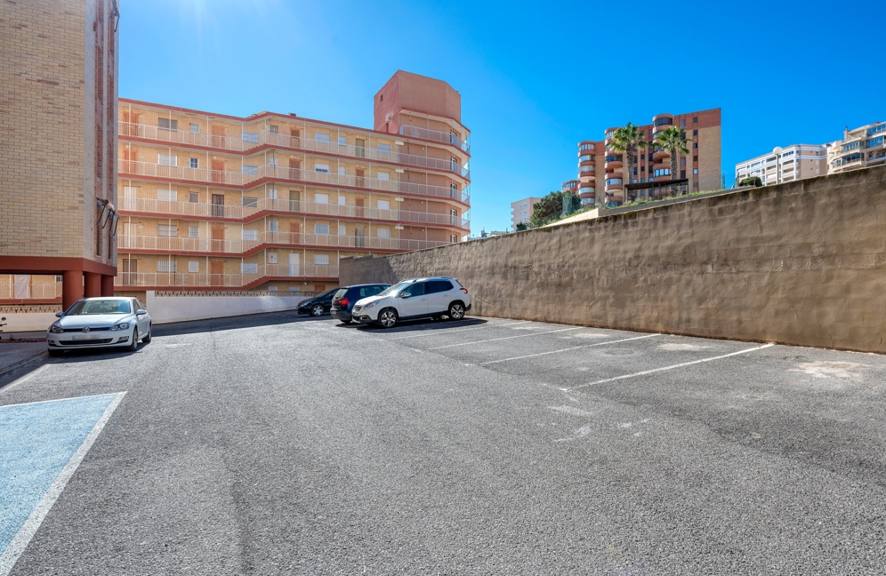 Resale - Apartment / flat - Arenales del Sol - Segunda linea playa