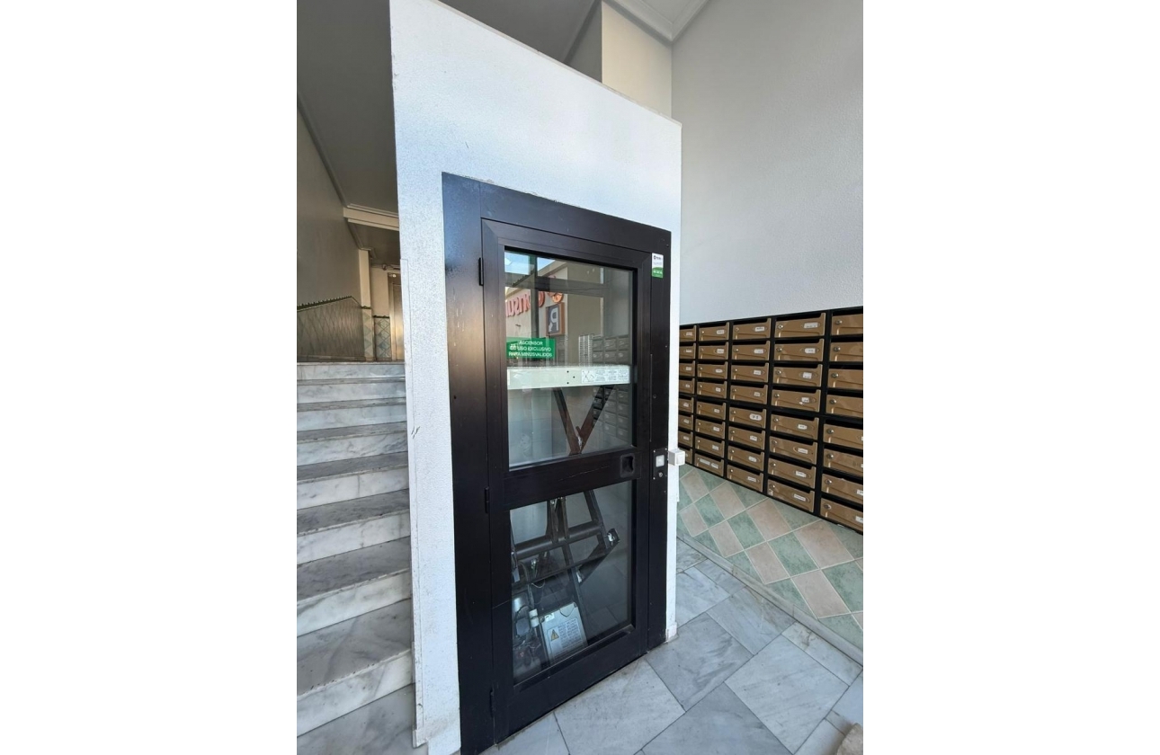 Reventa - Apartamento / piso - Torrevieja