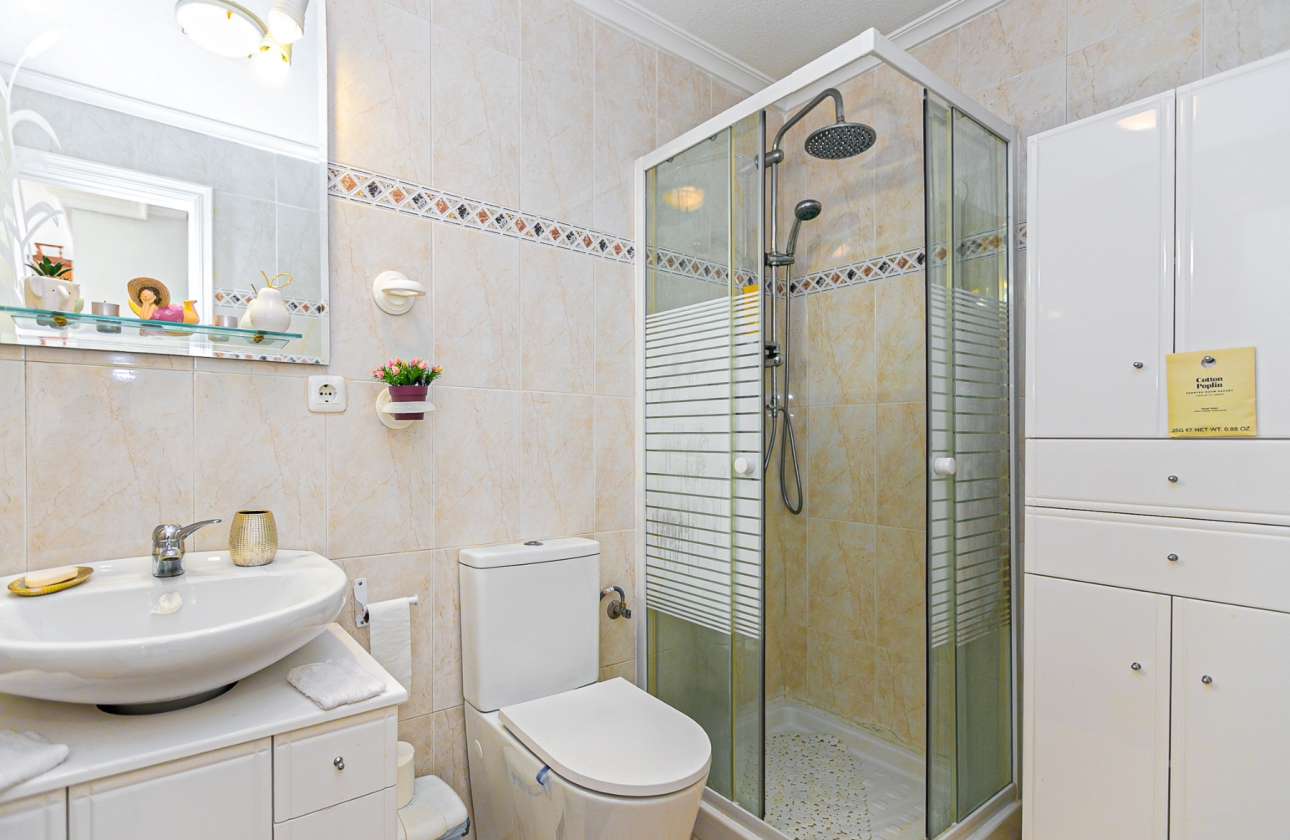 Resale - Villa - Mil Palmeras - Riomar