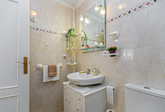 Resale - Villa - Mil Palmeras - Riomar