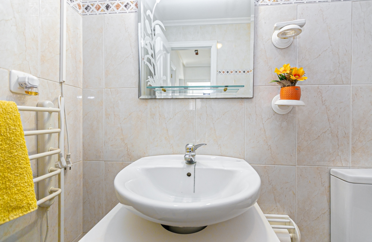 Resale - Villa - Mil Palmeras - Riomar