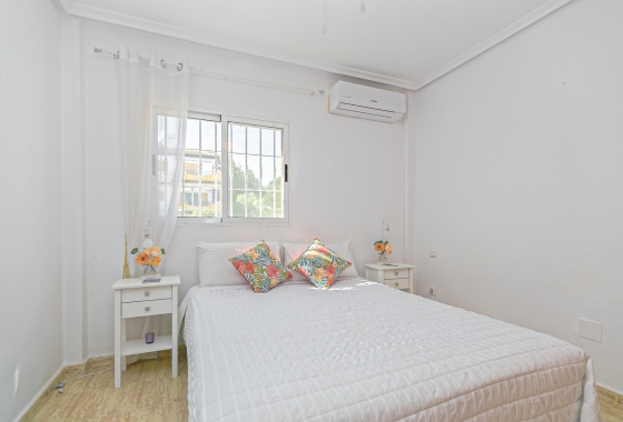 Resale - Villa - Mil Palmeras - Riomar