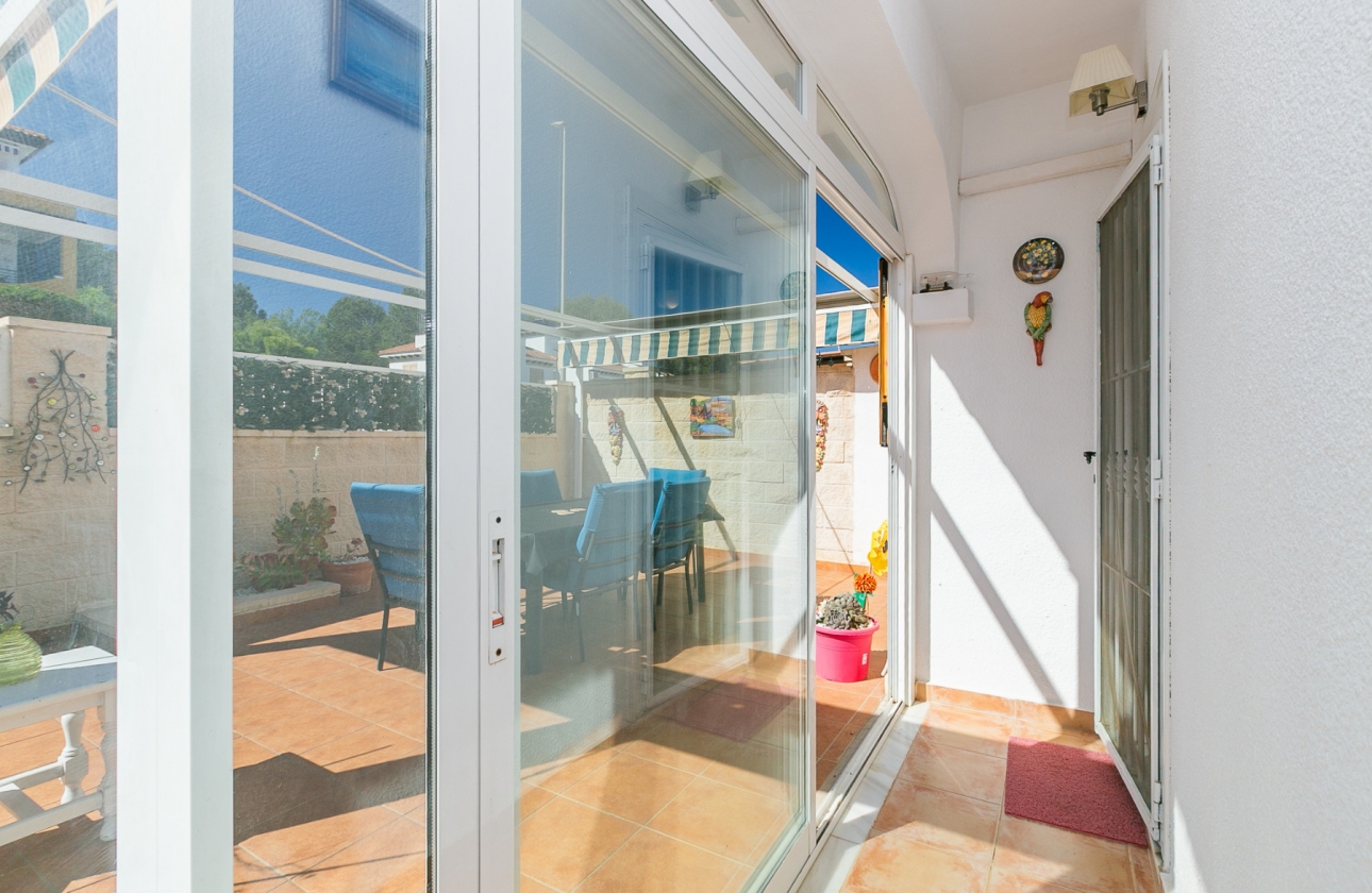 Resale - Villa - Mil Palmeras - Riomar