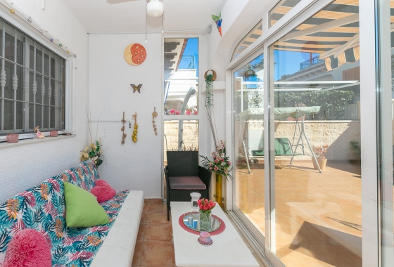 Resale - Villa - Mil Palmeras - Riomar