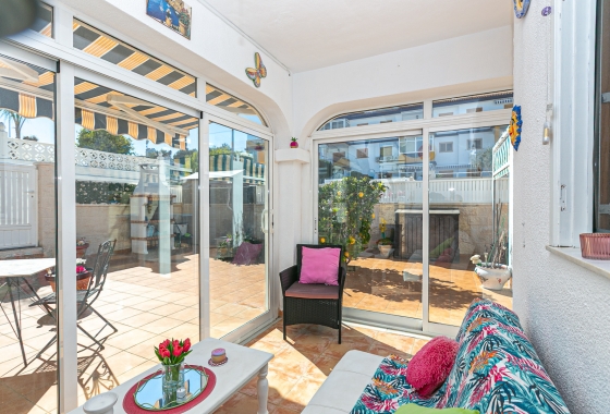 Resale - Villa - Mil Palmeras - Riomar