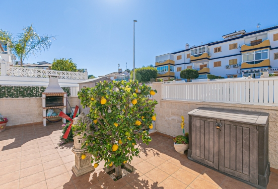 Resale - Villa - Mil Palmeras - Riomar