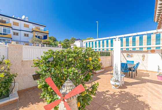 Resale - Villa - Mil Palmeras - Riomar