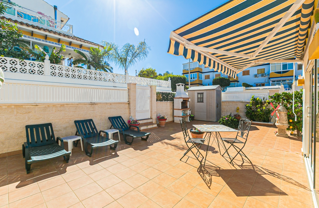 Resale - Villa - Mil Palmeras - Riomar