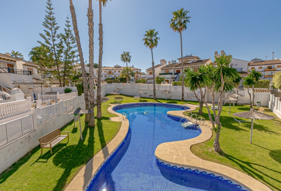 Resale - Villa - Mil Palmeras - Riomar