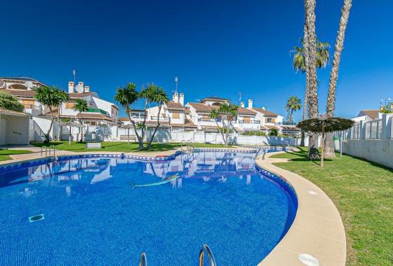 Resale - Villa - Mil Palmeras - Riomar