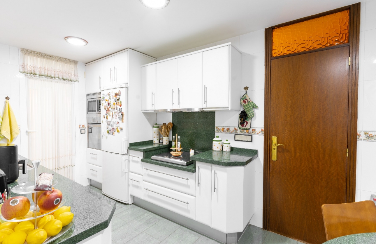 Resale - Apartment / flat - Alicante - Center