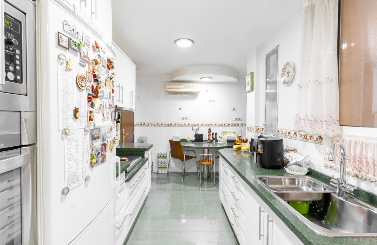 Resale - Apartment / flat - Alicante - Center