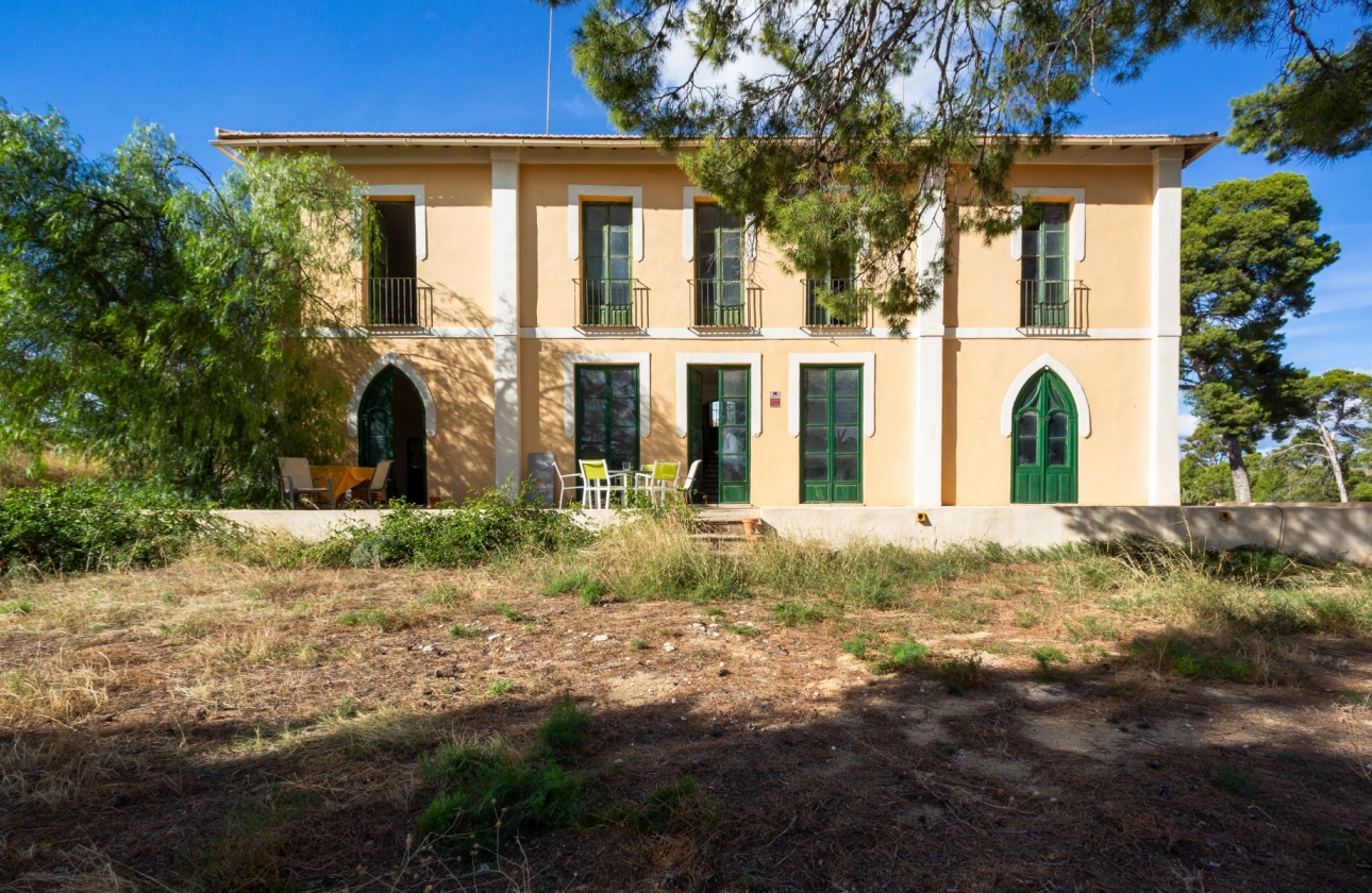 Resale - Villa - Alicante - Center