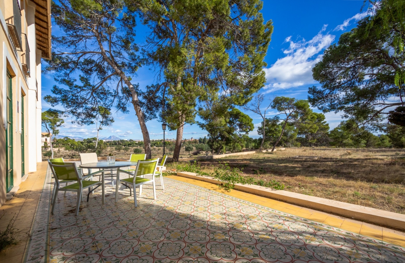 Resale - Villa - Alicante - Center