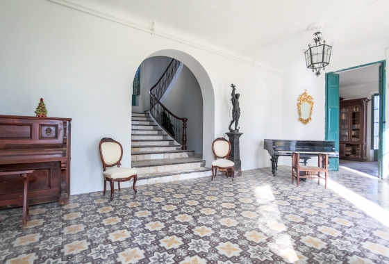 Resale - Villa - Alicante - Center