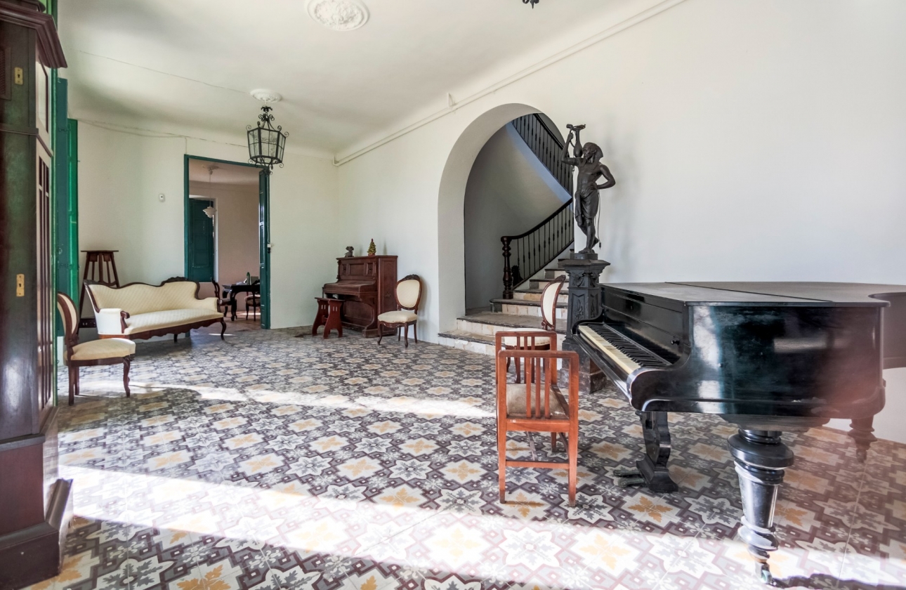 Resale - Villa - Alicante - Center