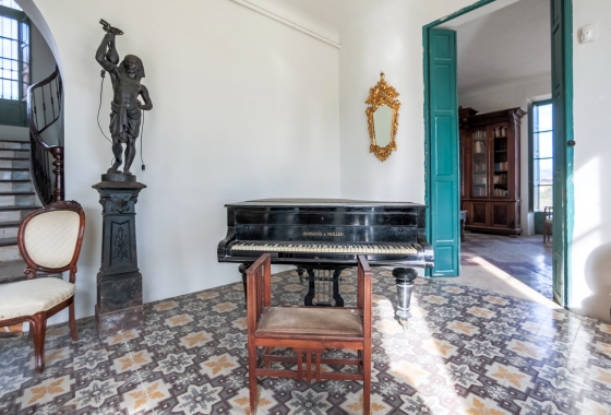 Resale - Villa - Alicante - Center