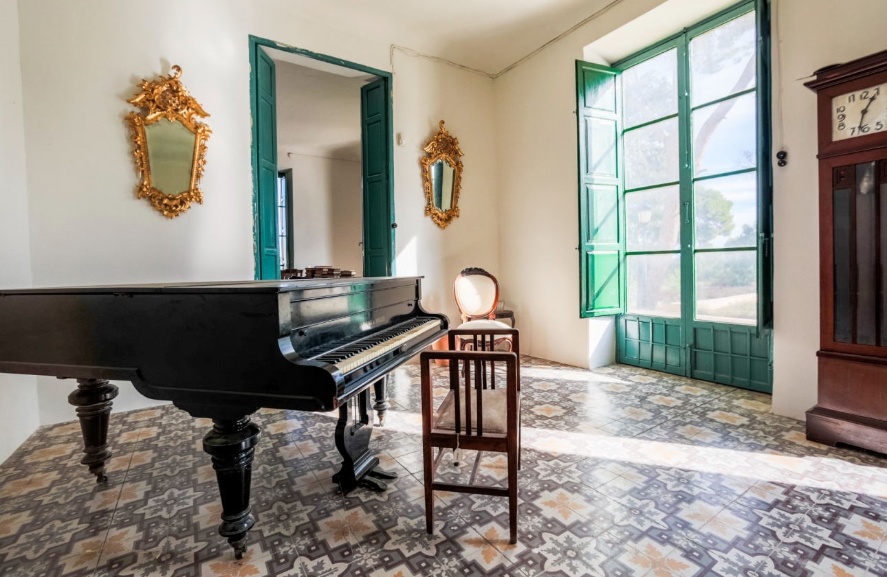 Resale - Villa - Alicante - Center