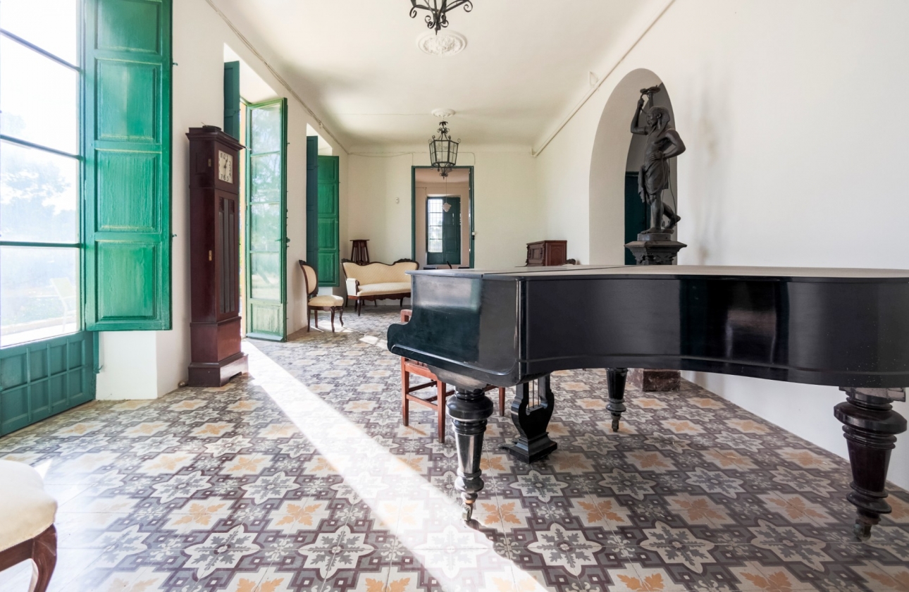 Resale - Villa - Alicante - Center