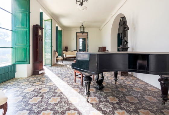 Resale - Villa - Alicante - Center