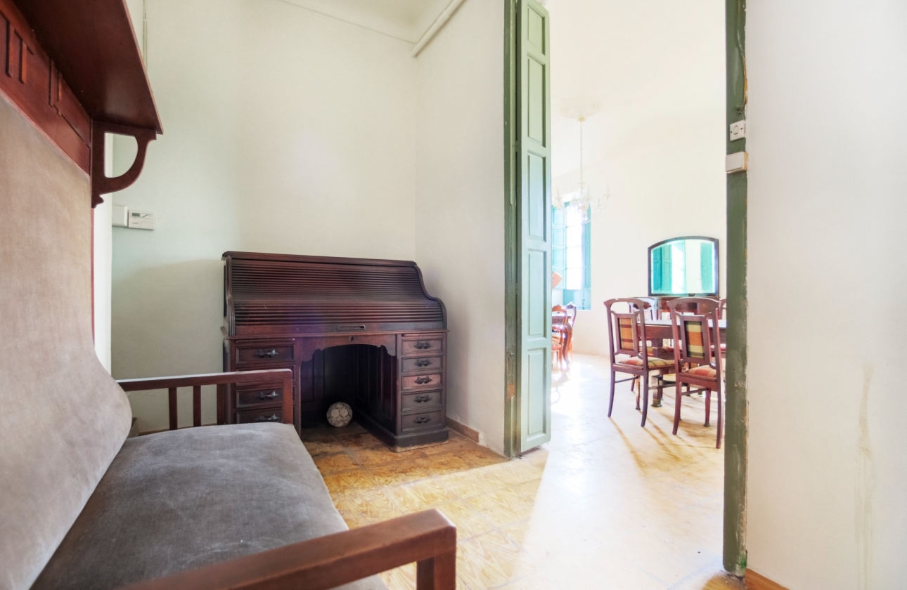 Resale - Villa - Alicante - Center