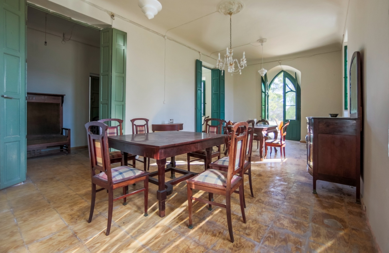 Resale - Villa - Alicante - Center