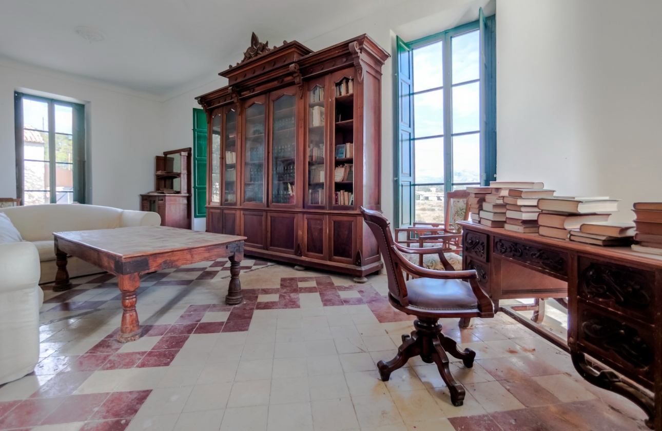 Resale - Villa - Alicante - Center