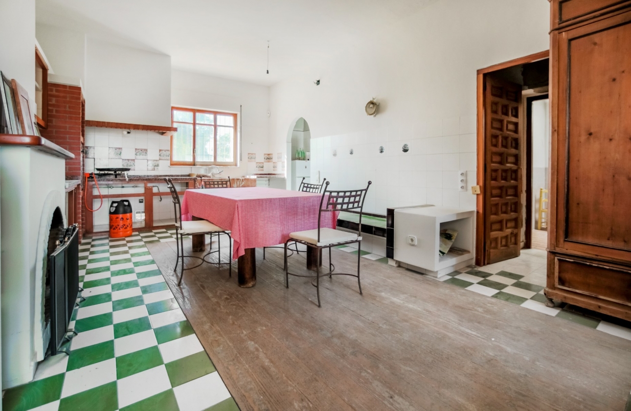 Resale - Villa - Alicante - Center