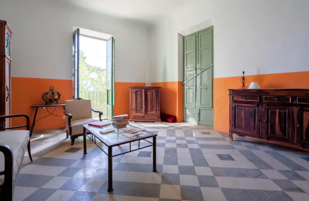 Resale - Villa - Alicante - Center