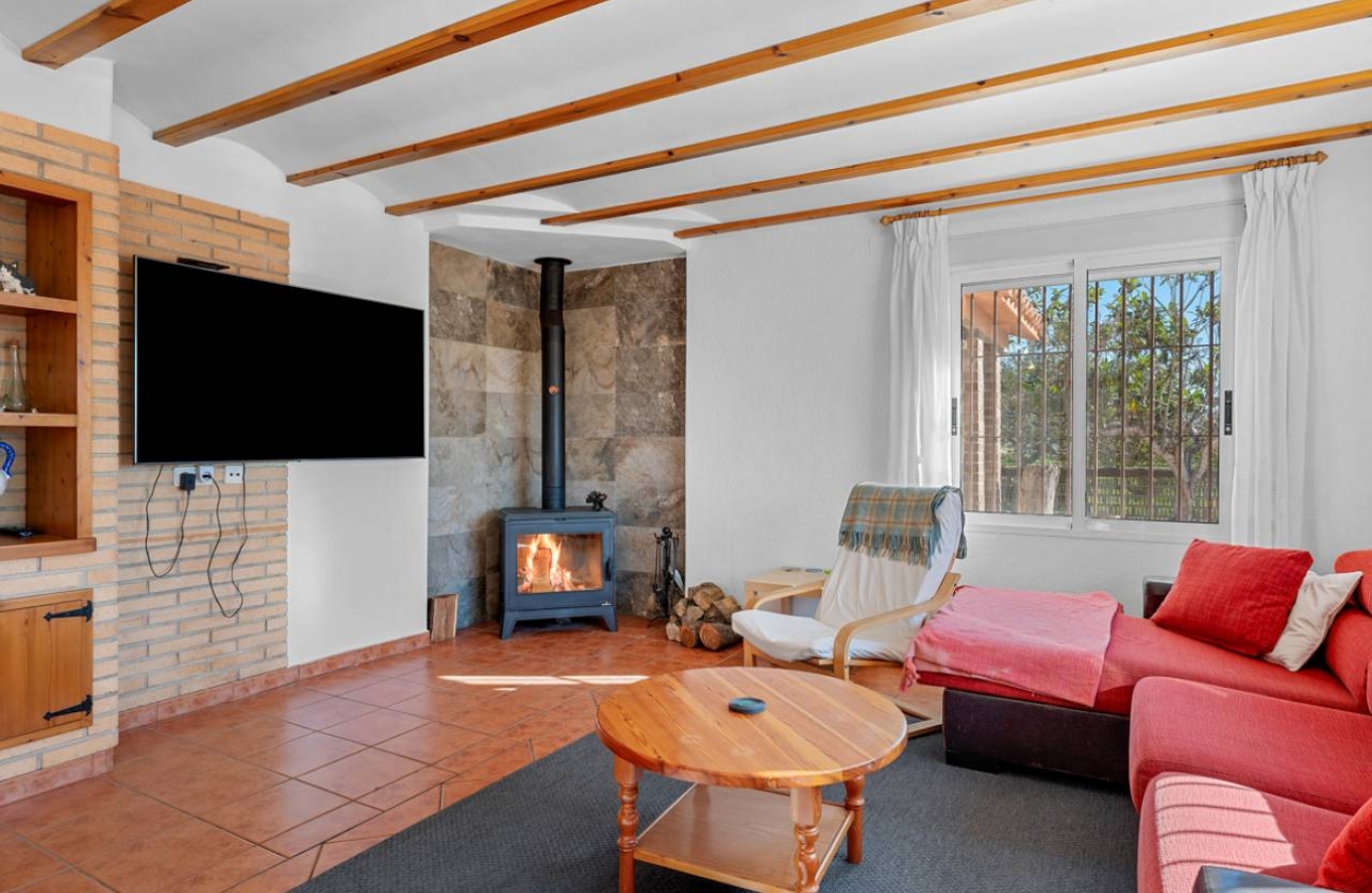 Resale - Finca / Country Property - Los Montesinos