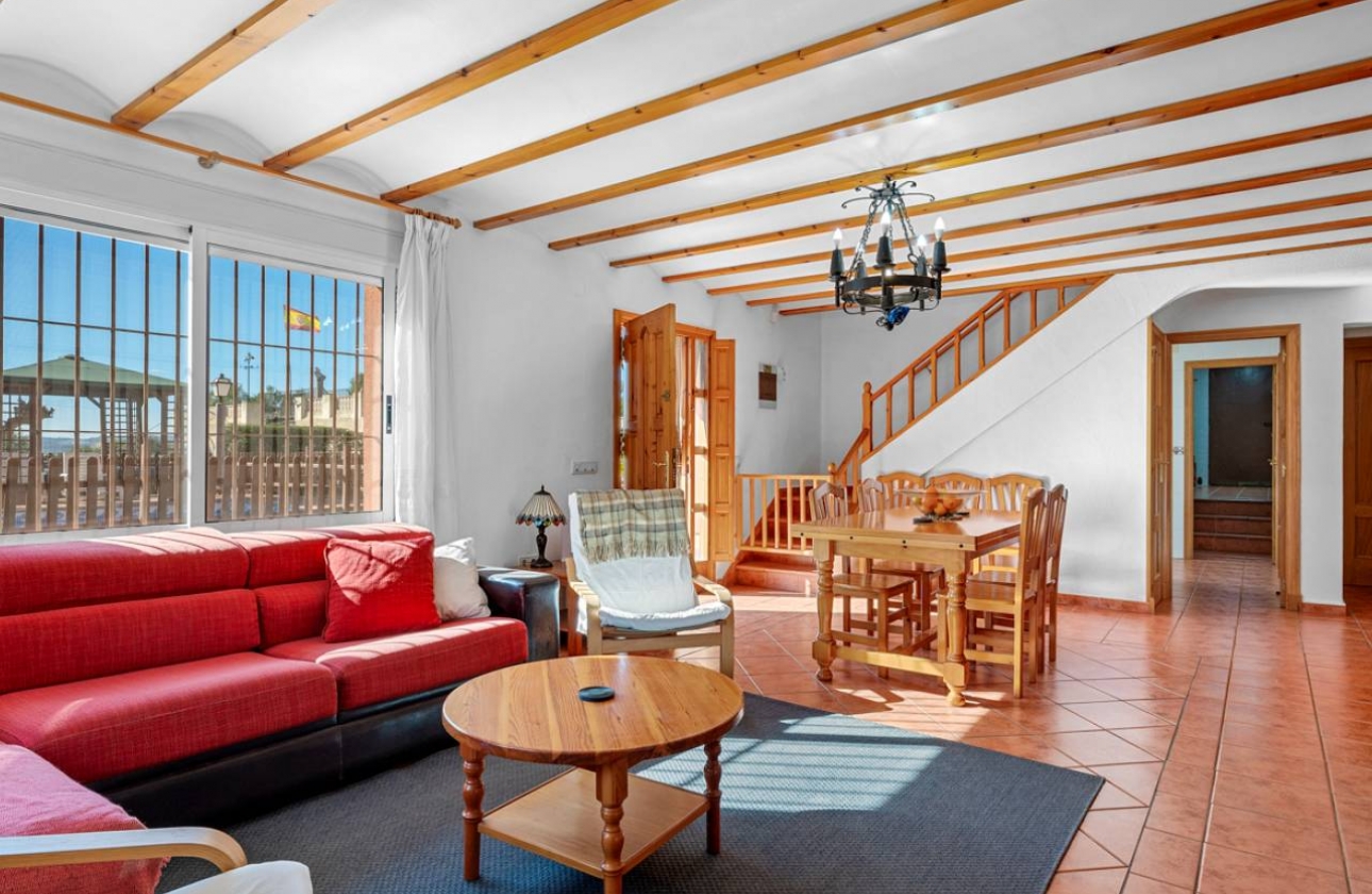 Resale - Finca / Country Property - Los Montesinos