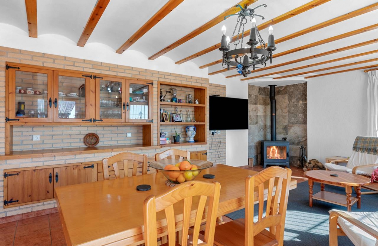 Resale - Finca / Country Property - Los Montesinos