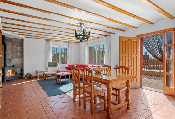 Resale - Finca / Country Property - Los Montesinos