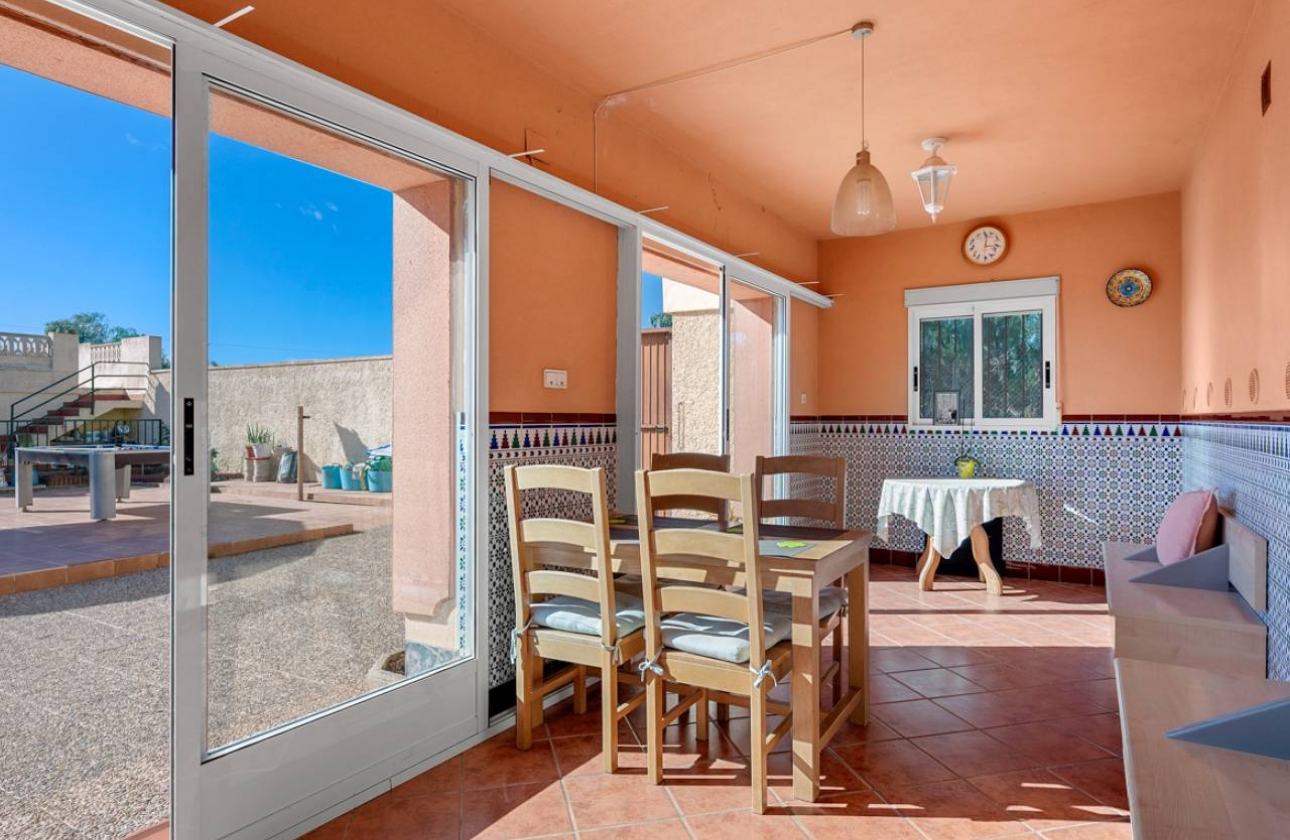 Resale - Finca / Country Property - Los Montesinos