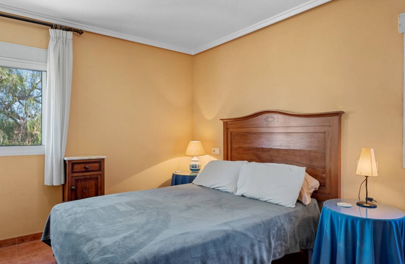 Resale - Finca / Country Property - Los Montesinos