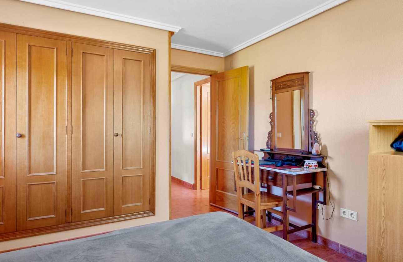 Resale - Finca / Country Property - Los Montesinos