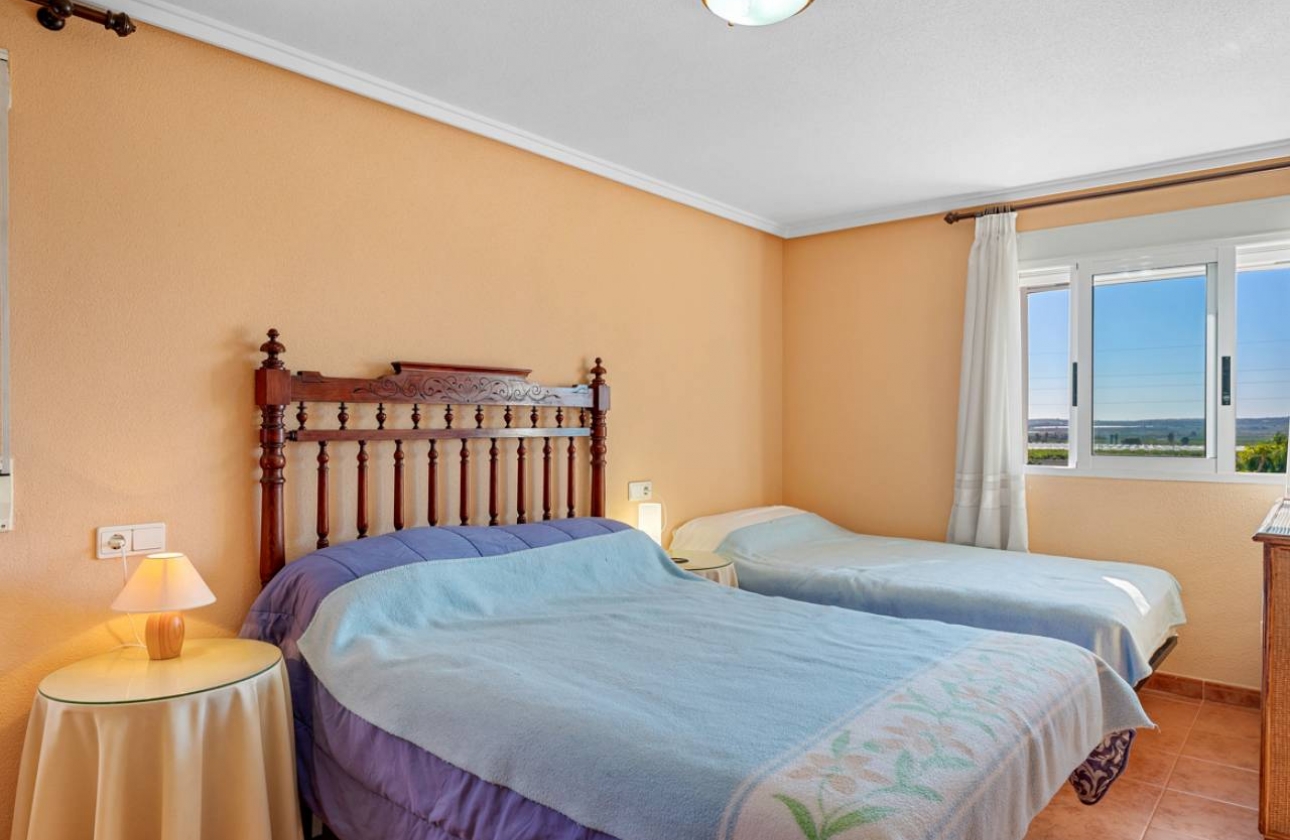 Resale - Finca / Country Property - Los Montesinos