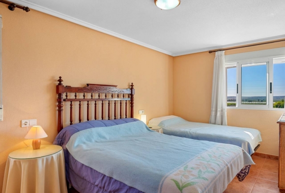 Resale - Finca / Country Property - Los Montesinos