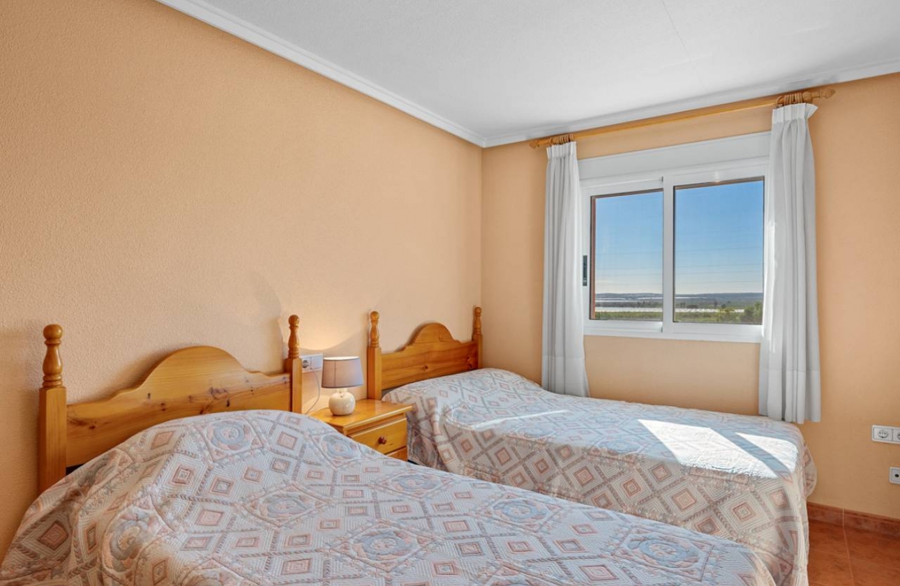 Resale - Finca / Country Property - Los Montesinos