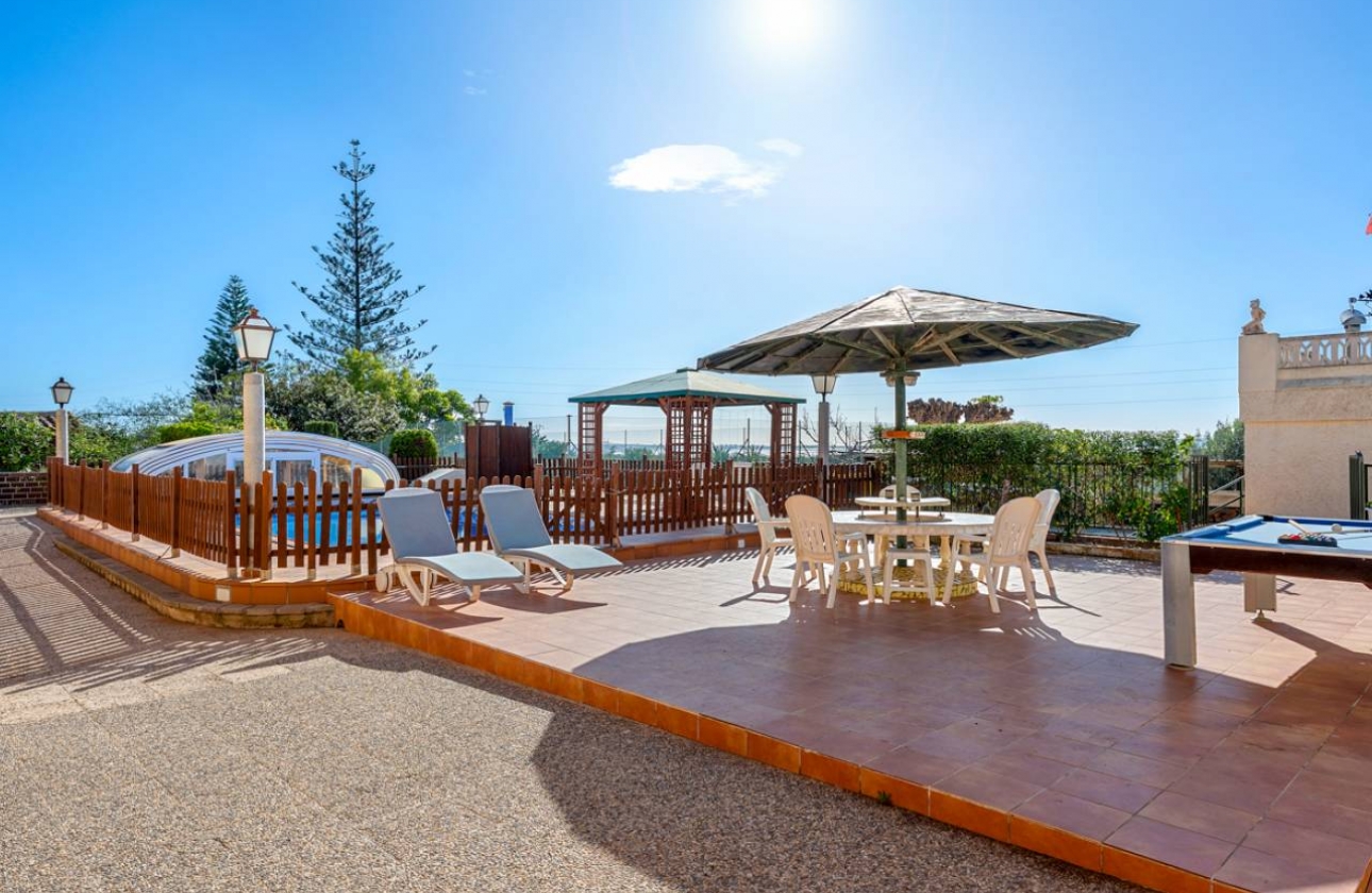 Resale - Finca / Country Property - Los Montesinos