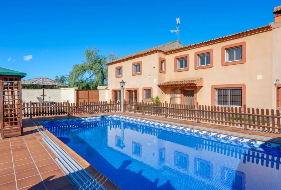 Resale - Finca / Country Property - Los Montesinos