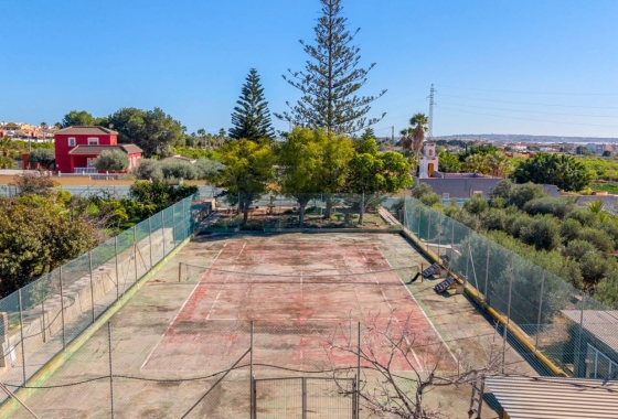 Resale - Finca / Country Property - Los Montesinos